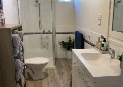 Nonnas Cottage _ Bathroom 1